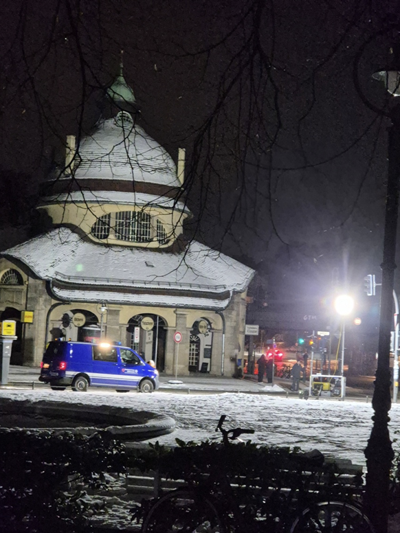 Lichtmast des THW am Mexikoplatz