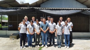 unsere Gruppe besucht den Legehennen-Betrieb